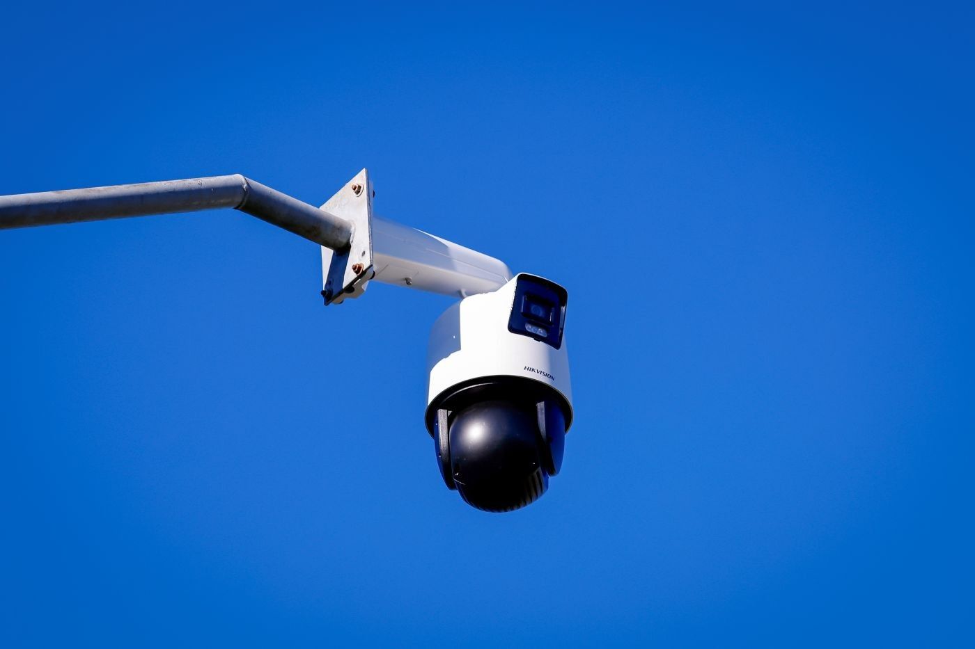 Câmera de alta tecnologia instalada no Parque Cachoeira para reforçar a segurança durante eventos. Reprodução: Globo