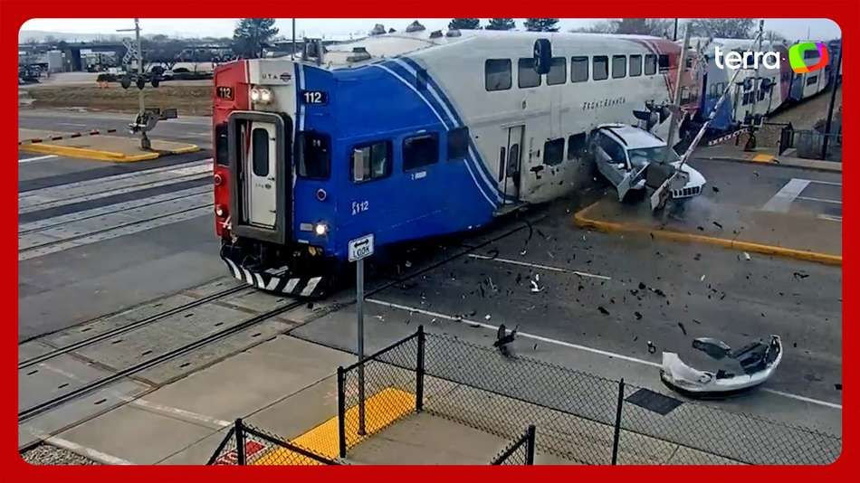 Motorista escapa de acidente em linha férrea nos EUA