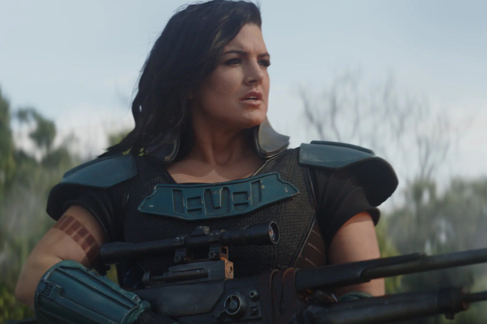 Gina Carano, a estrela de 'The Mandalorian', pode retornar após disputa legal com a Lucasfilm. Reprodução: Gizmodo