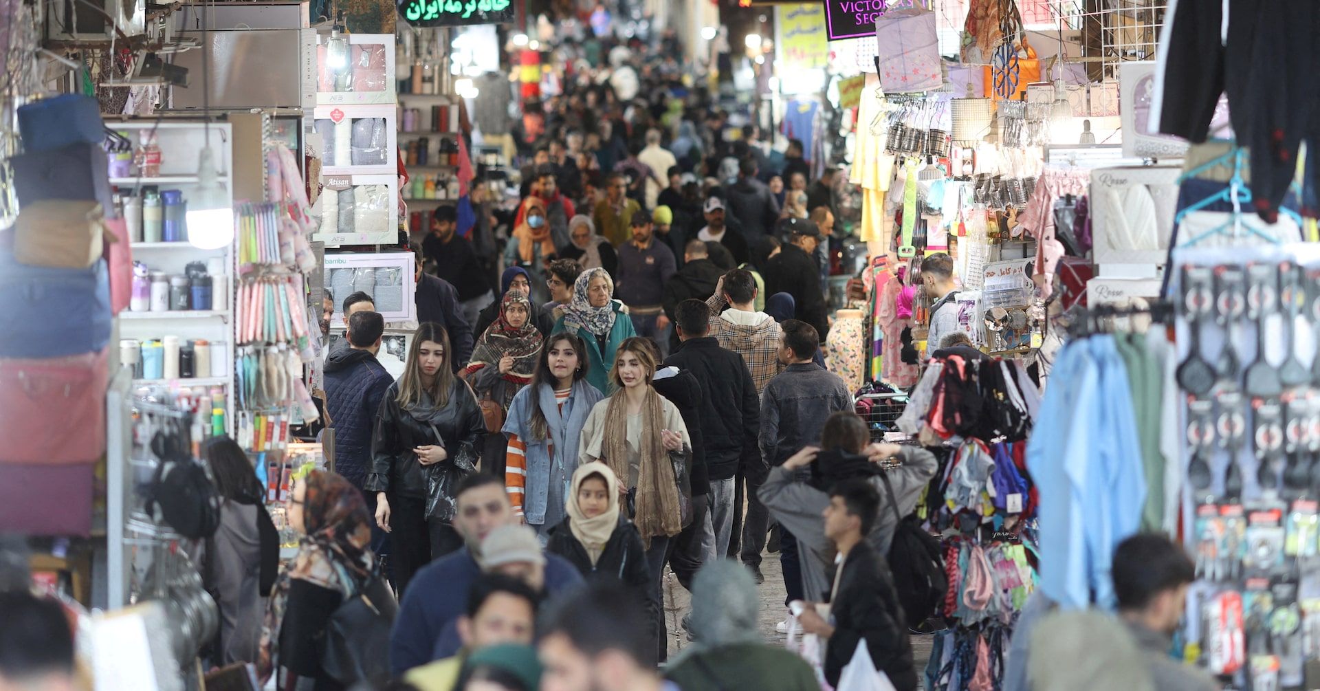 Iranianos expressam esperança com a possibilidade de negociações, impactando mercado financeiro e câmbio. Reprodução: Reuters