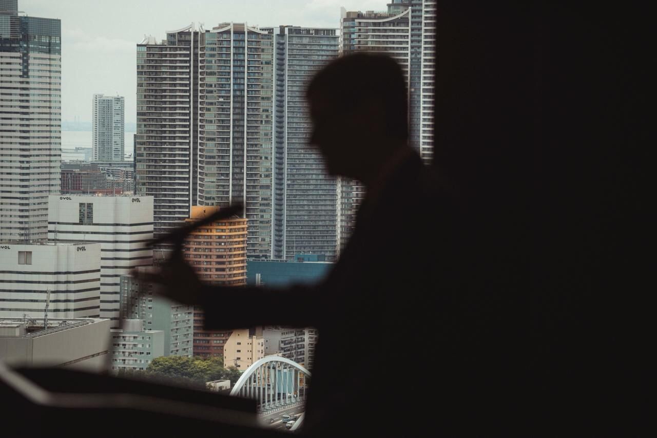 Salvador Illa discute voo direto entre Tokio e Barcelona durante visita oficial ao Japão. Reprodução: El País