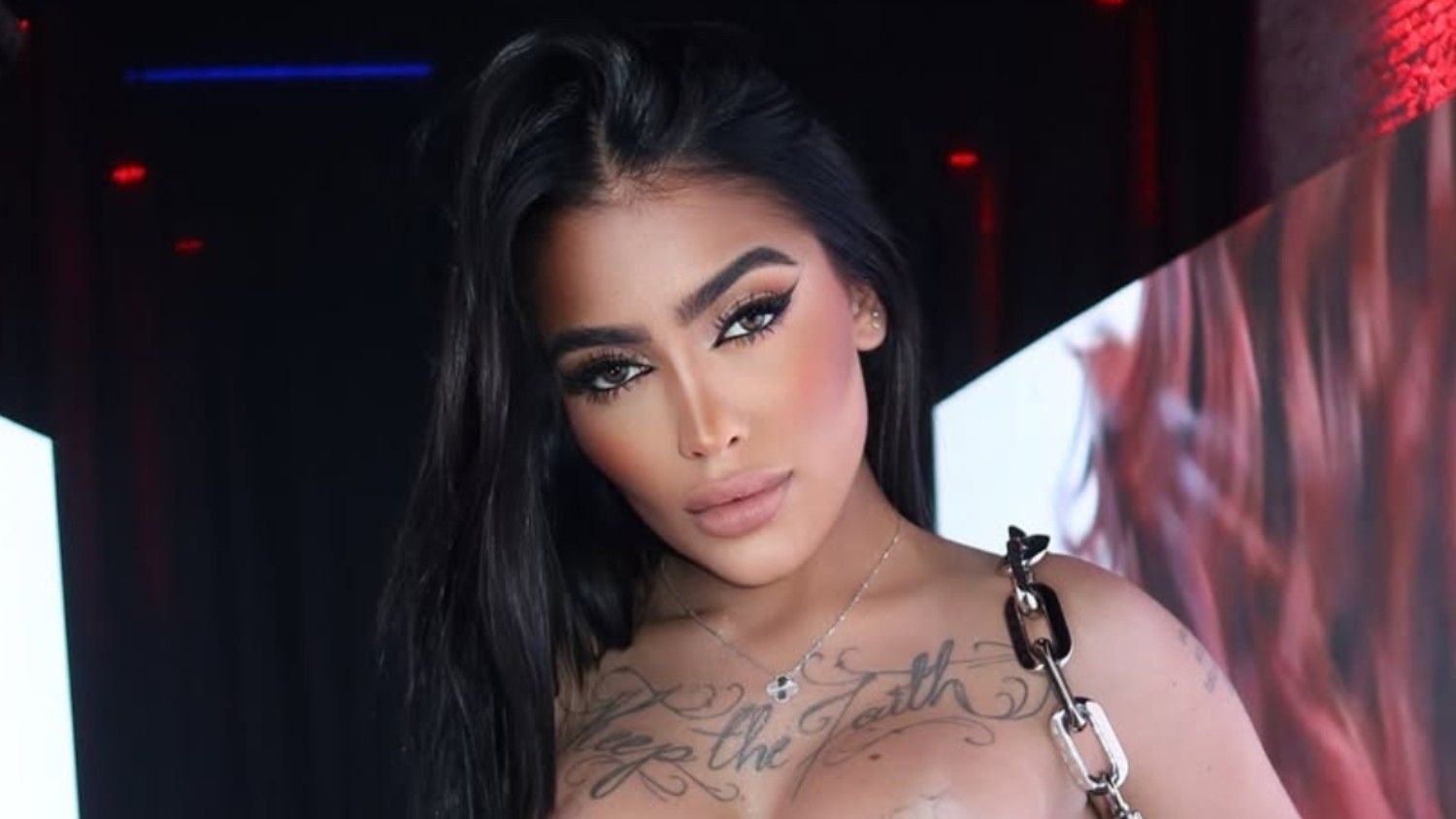 MC Mirella durante sua festa de aniversário luxuosa em São Paulo. Reprodução: Globo