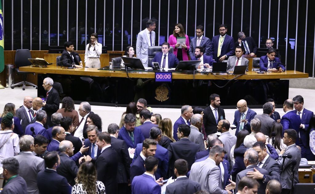 Câmara dos Deputados aprova criação de novas vagas com impacto financeiro significativo. Reprodução: CNN Brasil