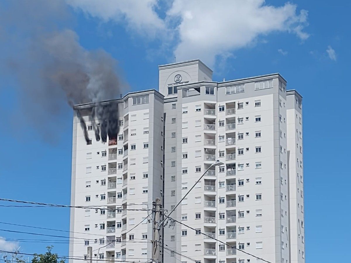 Andar após incêndio em Piracicaba, que matou 3 pessoas.. Reprodução: G1