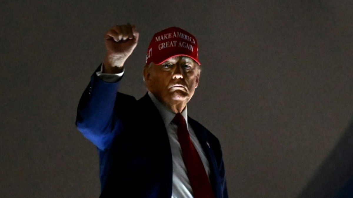 Tarifa mínima de 10% sobre produtos importados entra em vigor nos Estados Unidos. Reprodução: AFP