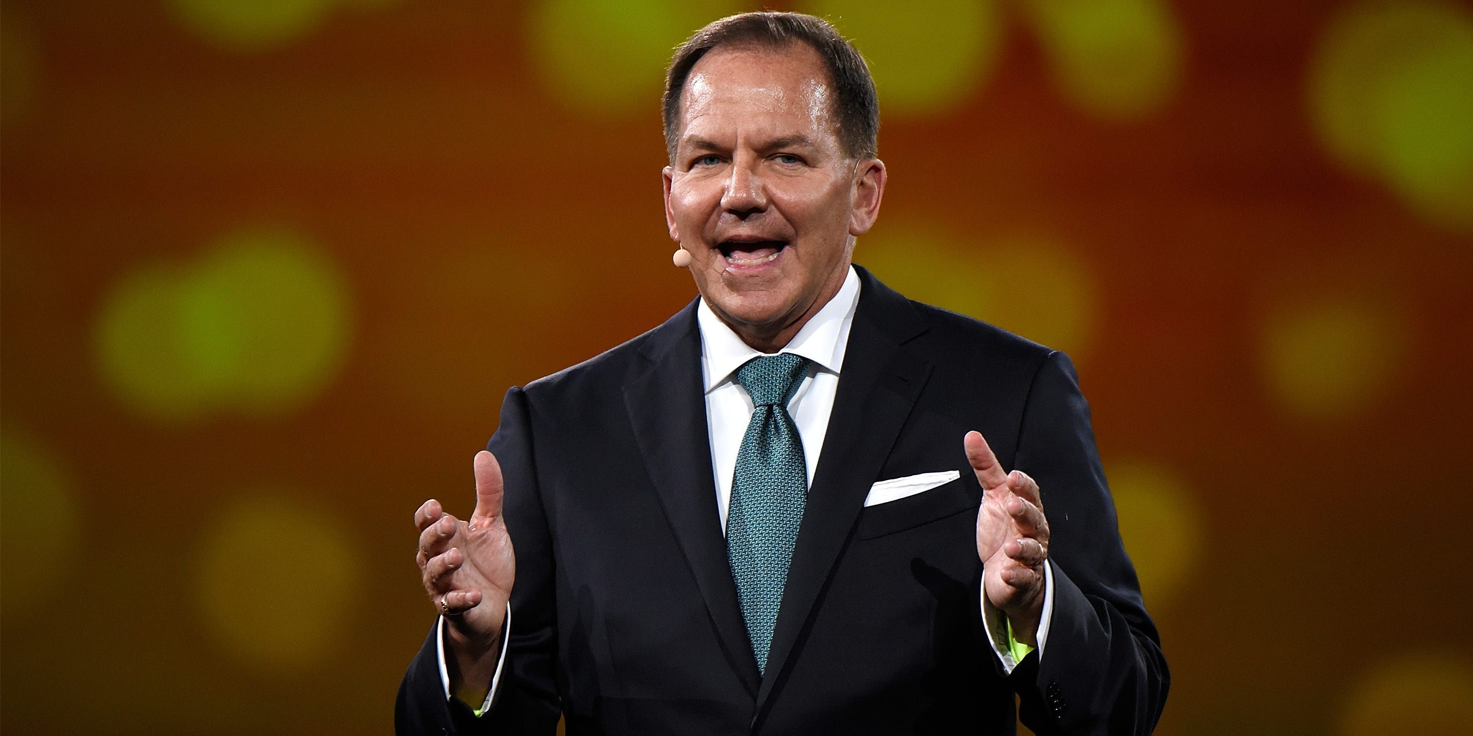 Paul Tudor Jones alerta sobre os riscos da IA, incluindo desemprego em massa e ameaças à humanidade. Legenda da imagem. Reprodução: Business Insider