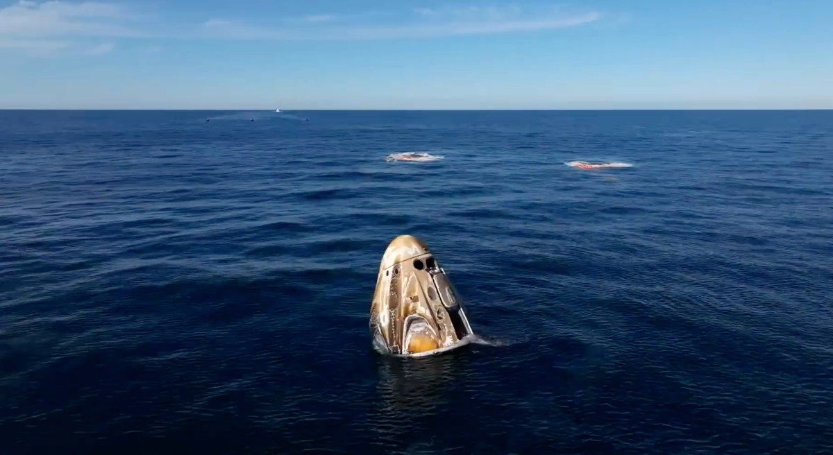 Astronautas da NASA Retornam Após Longa Estadia na ISS