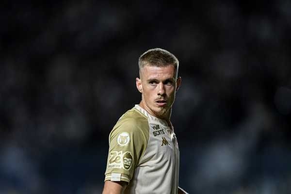 Maxime destaca amizade com Payet no Vasco e amor pelo futebol