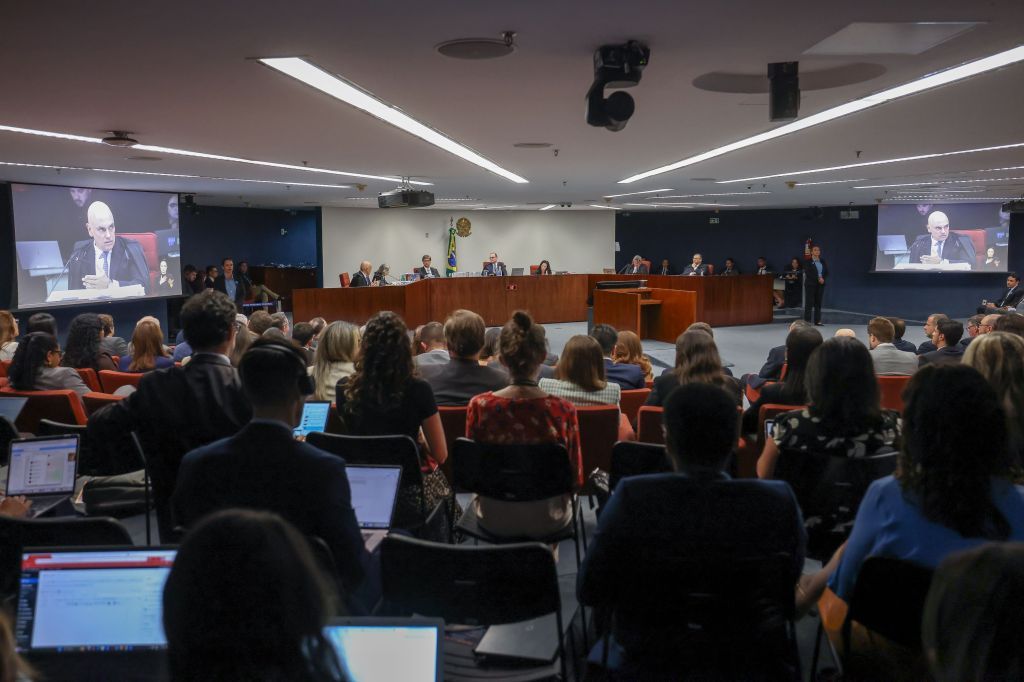 Familiares de Vítimas da Ditadura Assistem Julgamento No STF