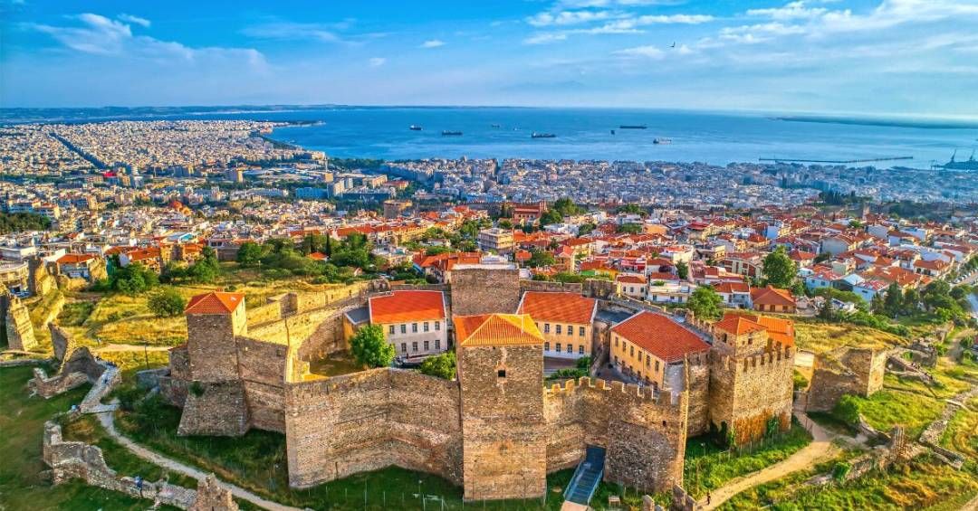 Professor da UnB viajará para Thessaloniki para discutir polarização política brasileira em conferência. Reprodução: Veja