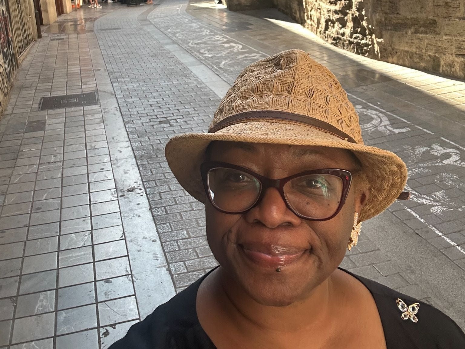 Autora registra momentos divertidos de sua viagem solo a Valência, mesmo com planos alterados. Reprodução: Vanessa K. De Luca