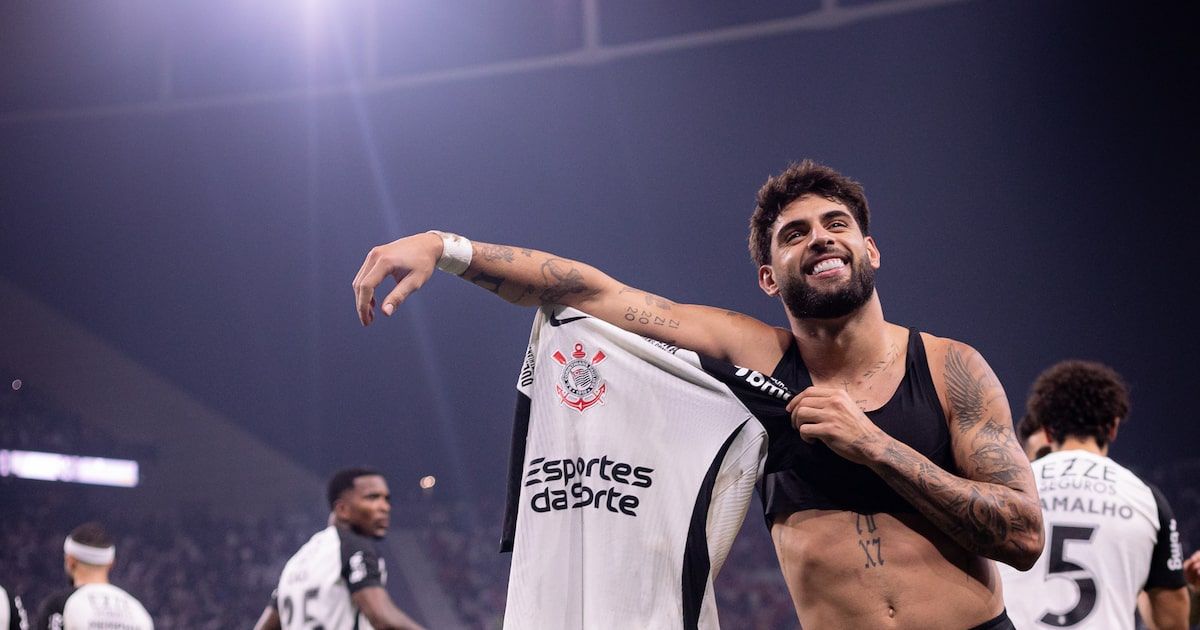 Atacante brilha ao marcar três gols na vitória sobre o Internacional. Reprodução: Estadão