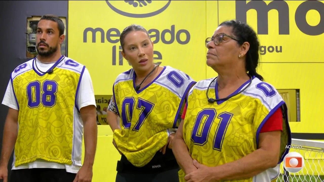 Participantes da Prova do Líder se preparam para emparedar um concorrente no programa. Reprodução: Globo