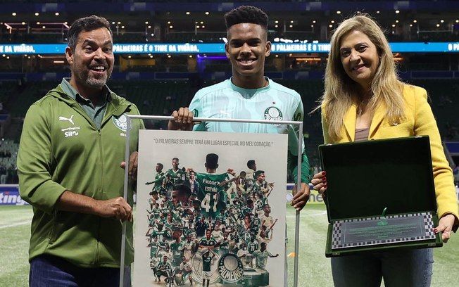 Estêvão recebe homenagem do Palmeiras em sua despedida no Allianz Parque.; Reprodução: iG Esporte