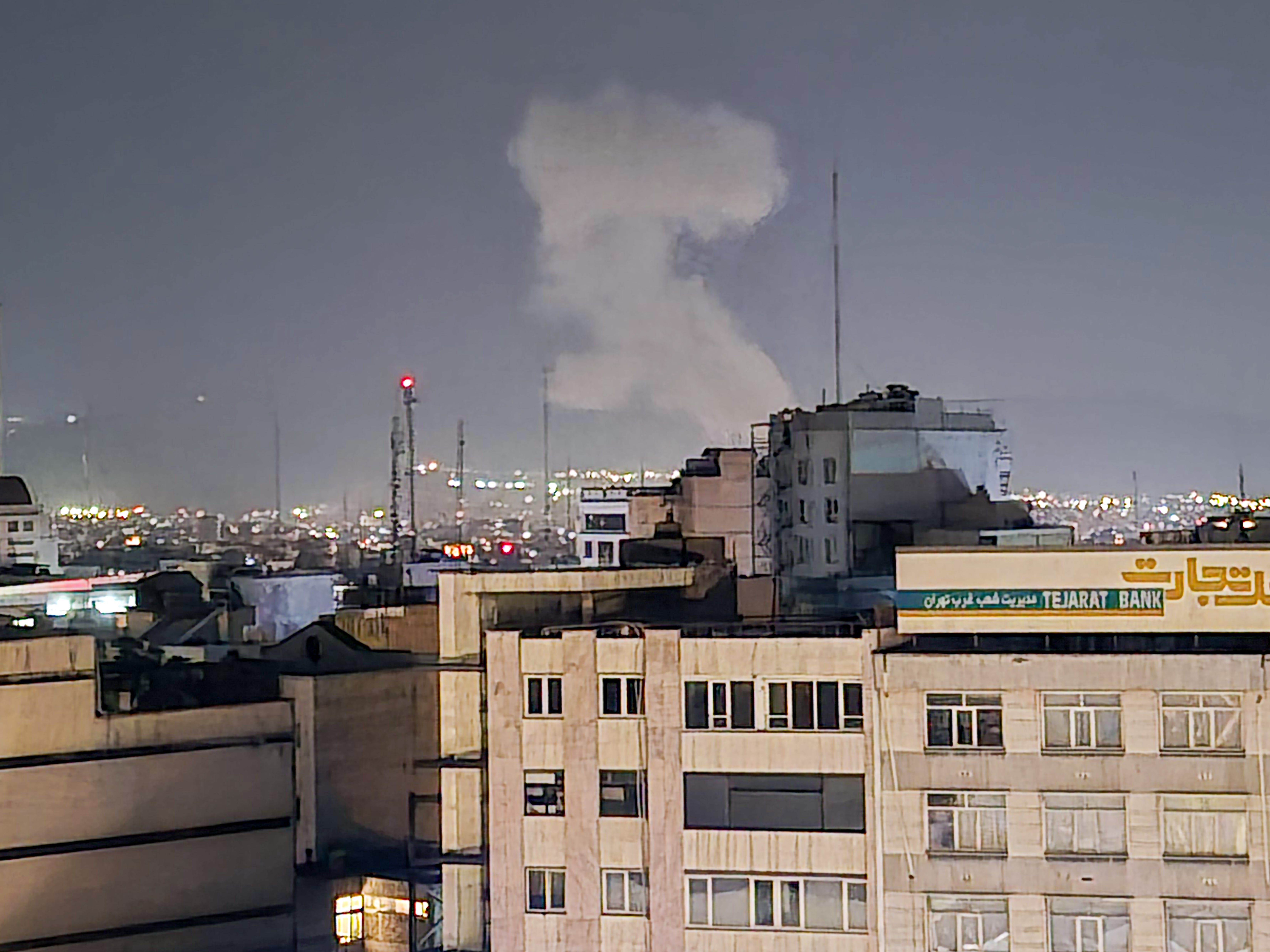 Operadores de Wall Street observam tensões ligadas ao Irã.. Reprodução: Businessinsider