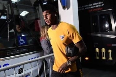 Arboleda viaja ao Equador de novo, e São Paulo ainda busca clube para o zagueiro