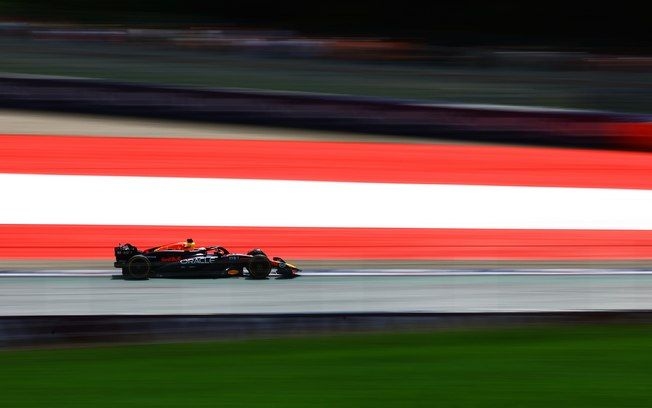 Verstappen conquista sua quarta vitória na emocionante corrida da Red Bull em alta velocidade. Reprodução: Esporte IG