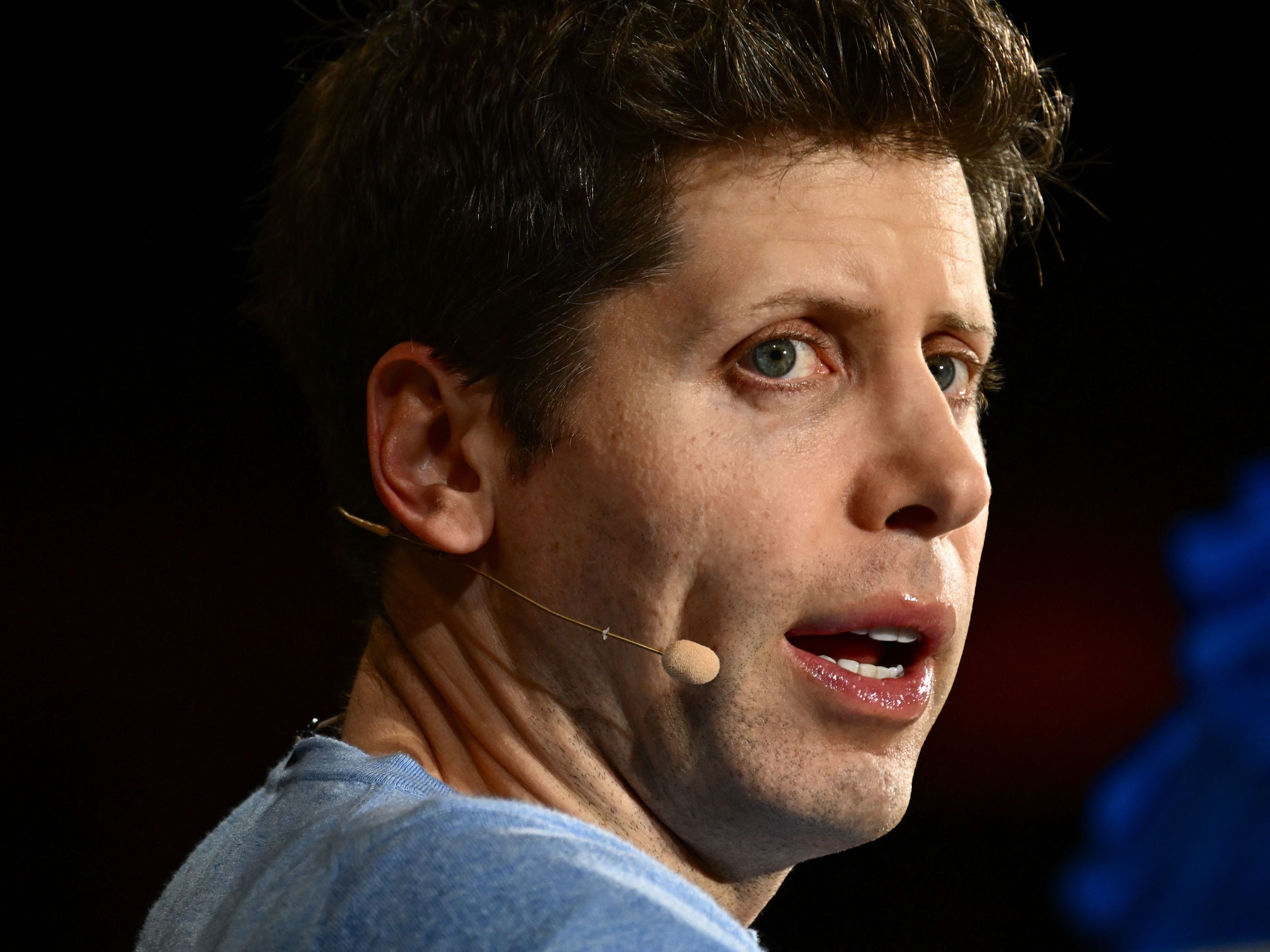 Sam Altman, CEO da OpenAI, compartilha visualização do esperado GPT-5 durante conferência. Reprodução: Business Insider