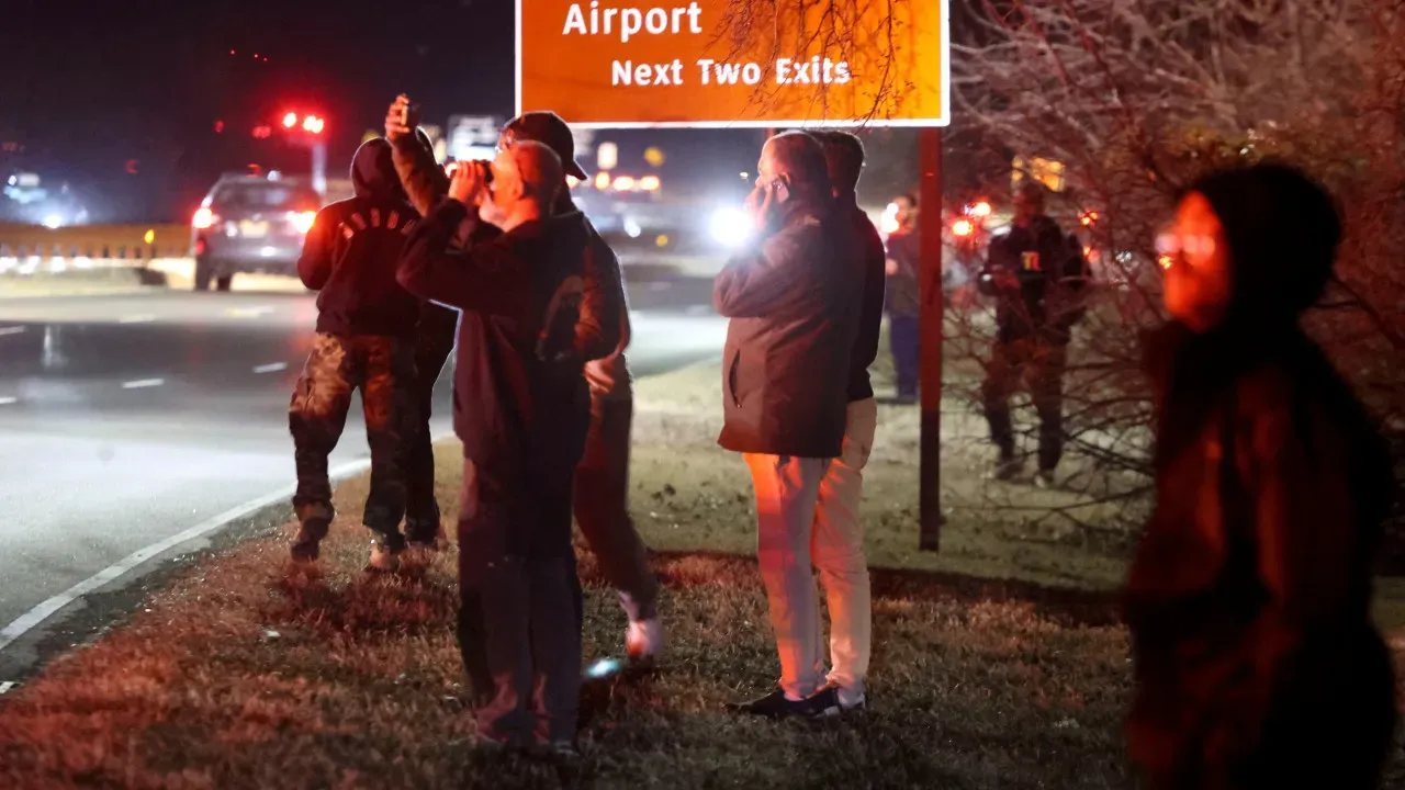 Trump critica acidente aéreo e culpa controle de tráfego