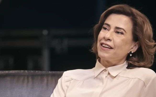 Fernanda Torres surpreende-se com a trajetória de sucesso de Casimiro no programa 'Tá Feito'. Reprodução: iG