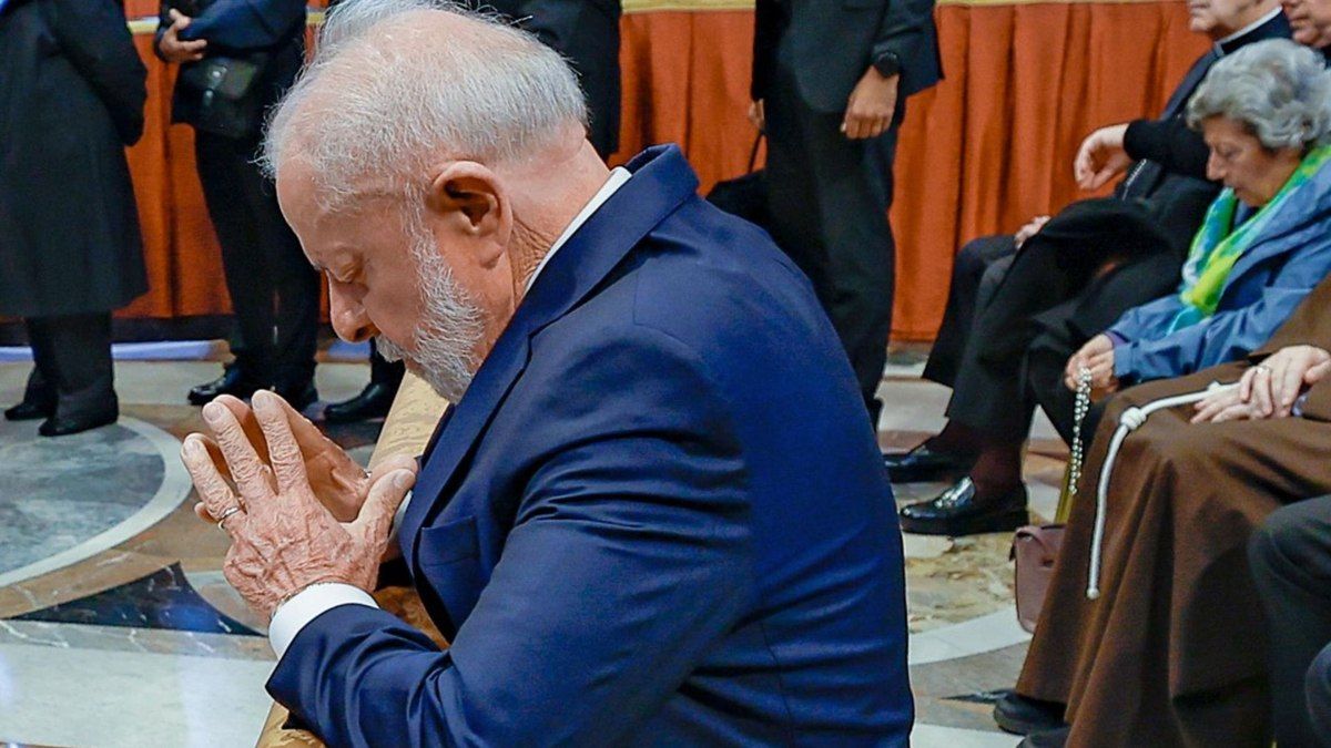 Presidente participa do último dia de velório do pontífice. Reprodução: IG.