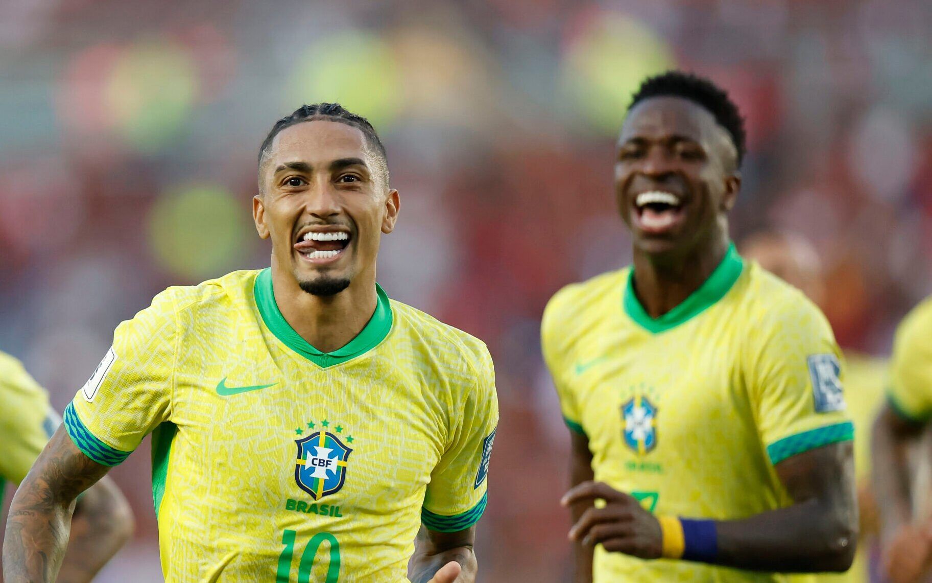 Raphinha e Vinícius Júnior: Gigantes em Campo