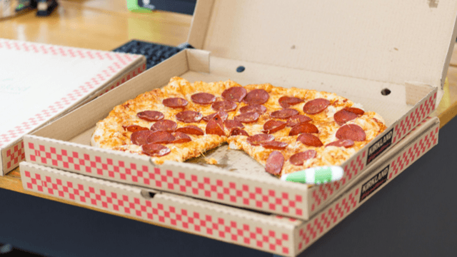 A mais cara do mundo: pizza trufada com ingredientes raros. Legenda da imagem. Reprodução: IGN Brasil