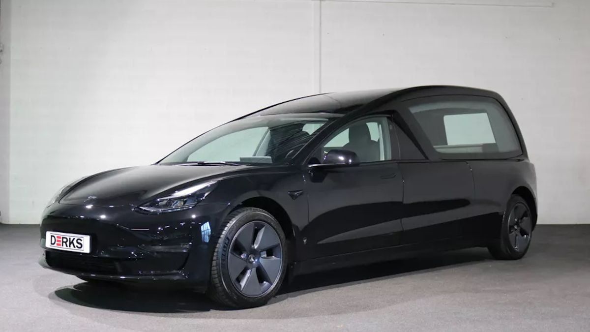 Tesla e Mercedes Luxuosos Transformados em Rabecões