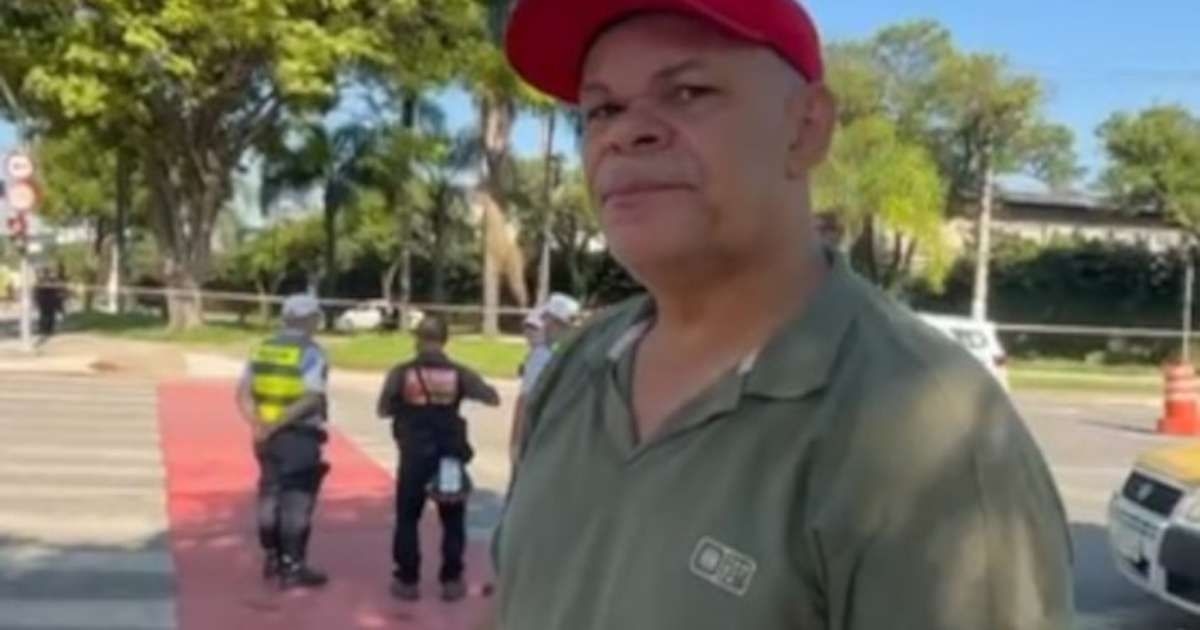 Avião cai e explode na Barra Funda de SP