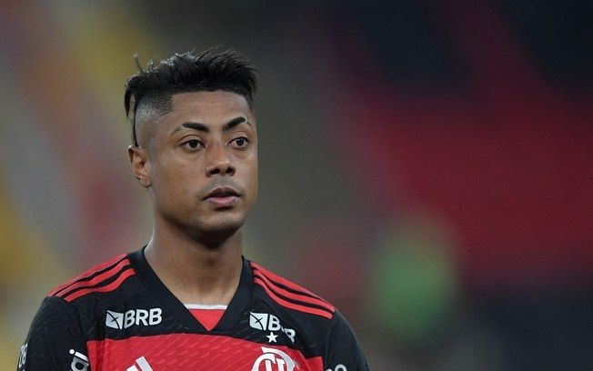 Jornalista discute influência do Flamengo no caso de Bruno Henrique durante programa. Reprodução: UOL