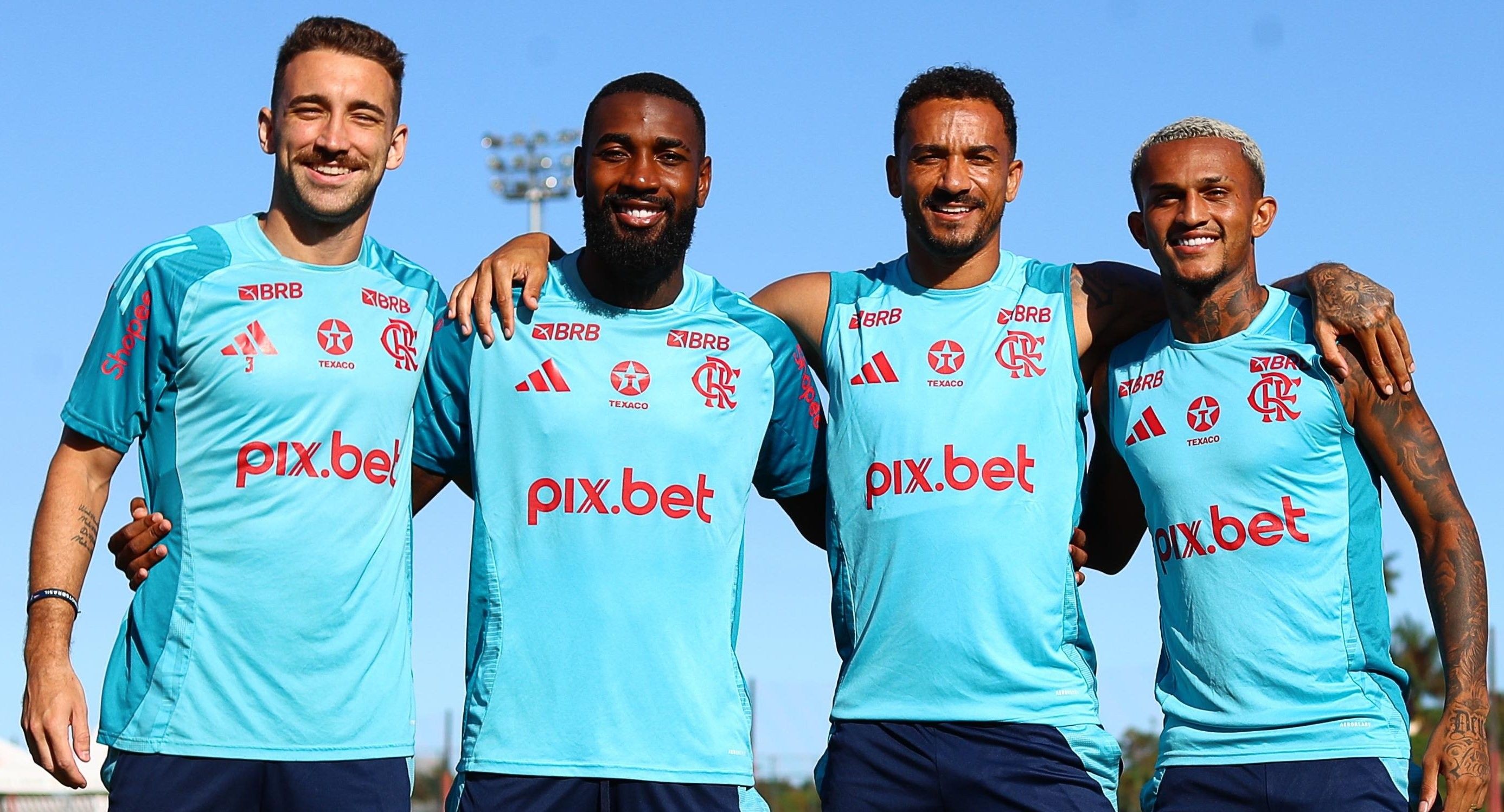 Danilo desfalca Flamengo e Seleção com lesão muscular