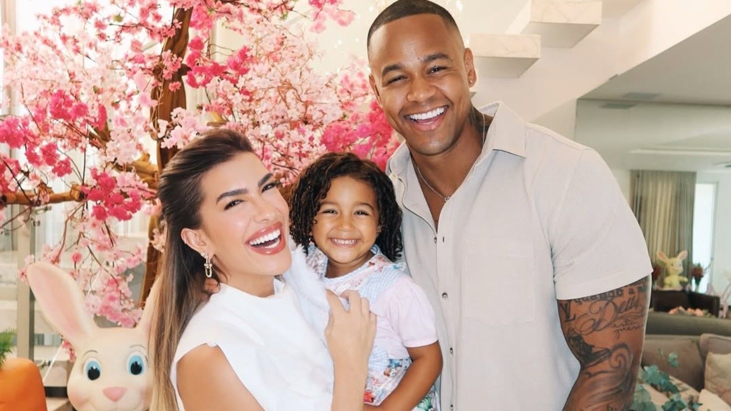 Lore Improta compartilha desafios da maternidade e equilíbrio entre carreira e vida pessoal no podcast 'Elas que Assinam'. Reprodução: Globo