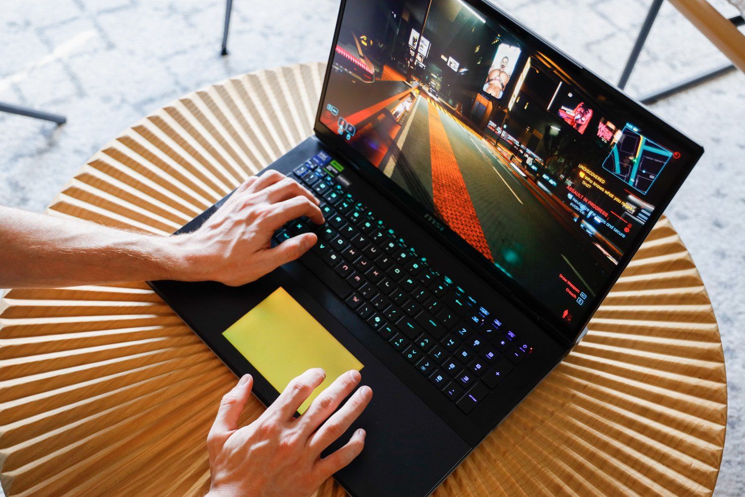 Laptop MSI Titan 18 HX destaca-se como uma nova promessa no mercado gamer. Legenda da imagem. Reprodução: Gizmodo