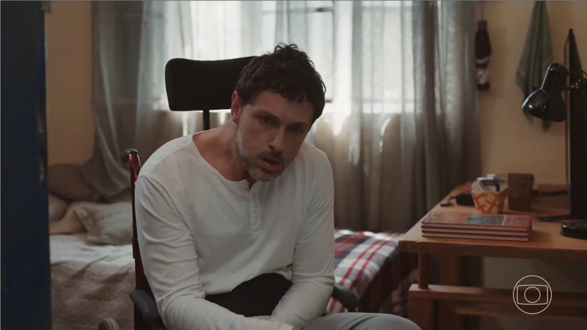 Leonardo retorna à casa dos Roitman em Vale Tudo. Reprodução: Retorno do item 11