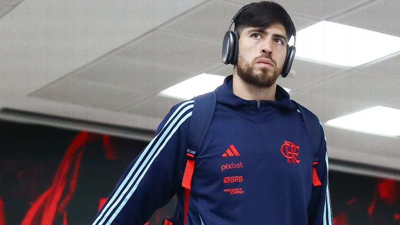 Delegação do Flamengo retorna ao Rio após partida na Argentina. Reprodução: ESPN