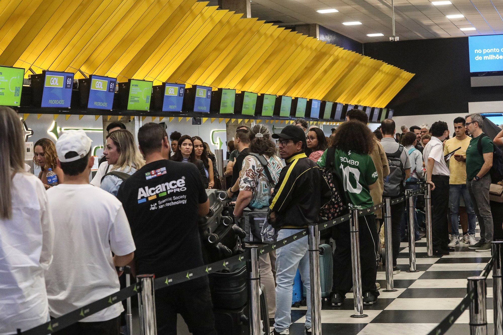 Aeroporto de Congonhas funciona até meia-noite para reduzir impactos da suspensão temporária de voos. Reprodução: G1