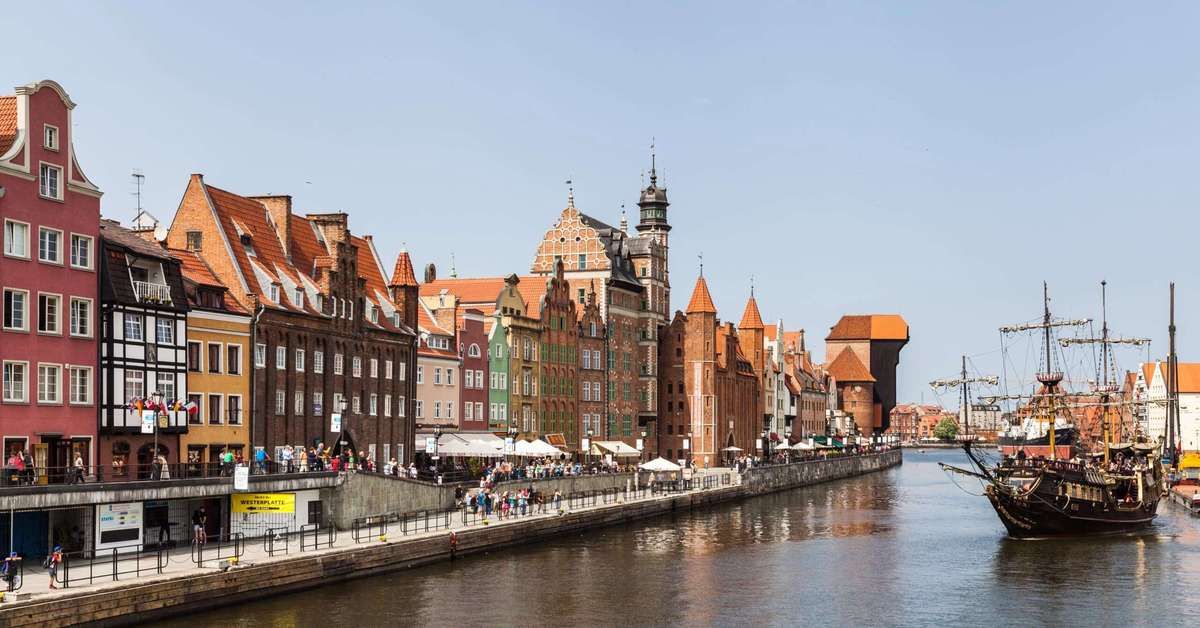 Cidades medievais preservadas atraem turistas pelo mundo