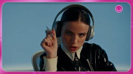 Giulia Be não muda foco da carreira após casamento e entrega paixão por Conor. Legenda da imagem. Reprodução: Retorno do item 11