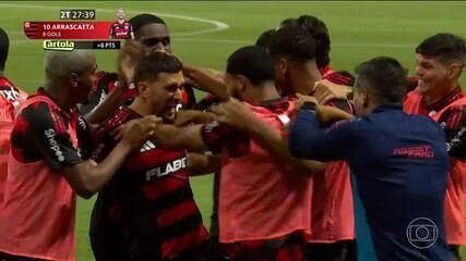 Arrascaeta comemora gol do Flamengo na vitória contra o Palmeiras no Allianz Parque. Reprodução: Globo