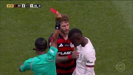 Nicolas Jackson é expulso em partida contra o Flamengo, após apenas quatro minutos em campo. Reprodução: Globo