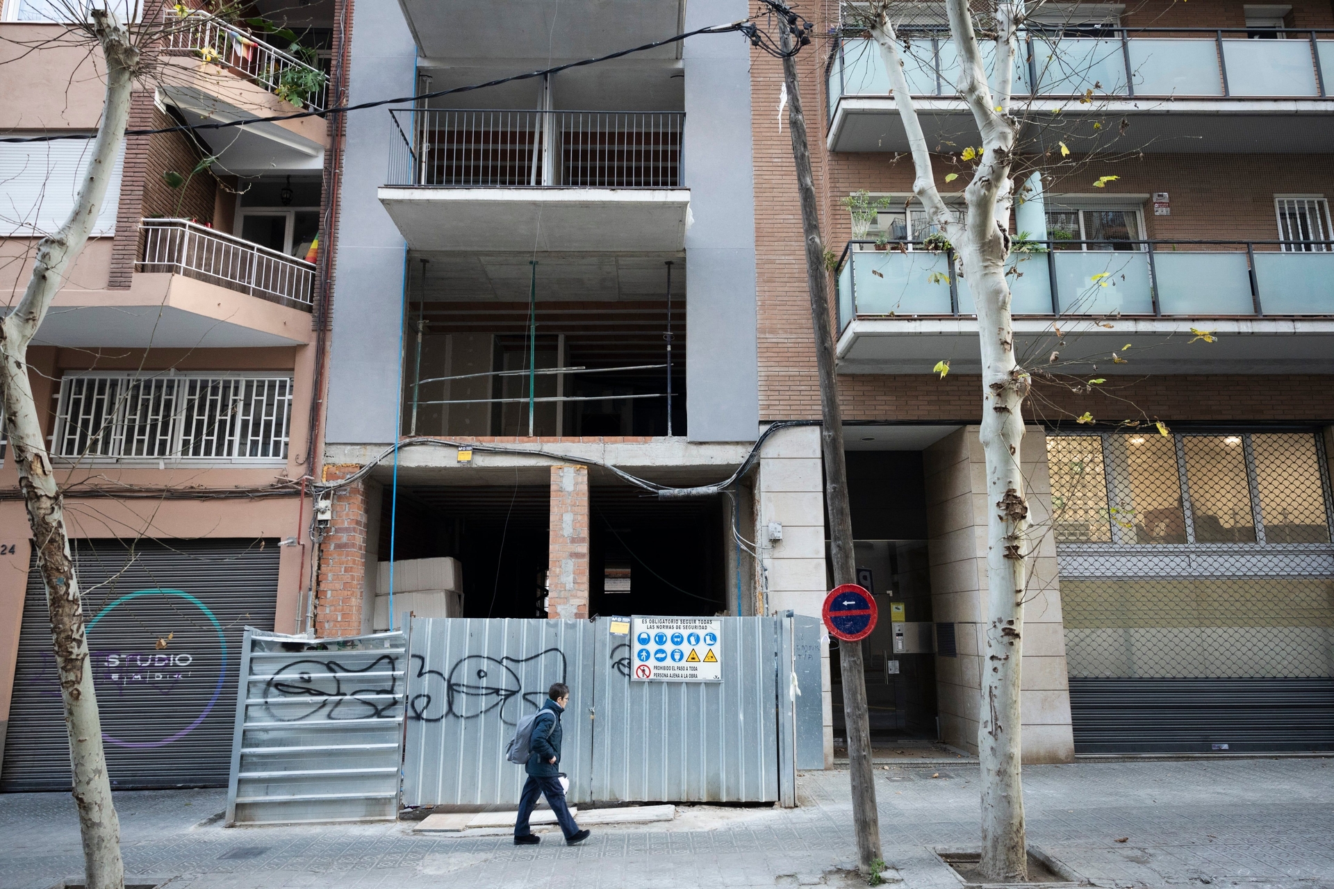 Dois anos após a promessa de flexibilização das normas habitacionais em Barcelona, reforma permanece estagnada. Reprodução: El País