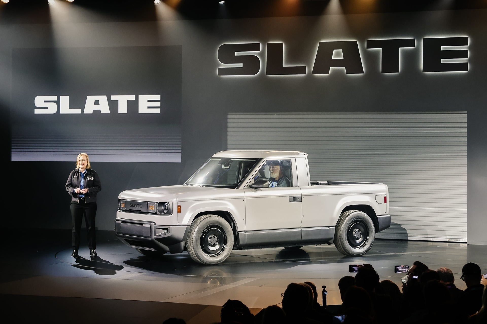 Slate Auto CEO Chris Barman destaca interesse de jovens e aposentados pelo novo caminhão elétrico acessível. Reprodução: Greg Doherty/Getty Images for Slate