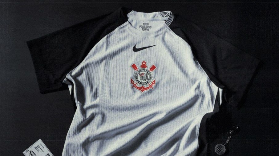 Corinthians e Nike renovam parceria que começou em 2003.; Legenda da imagem. Reprodução: iG.