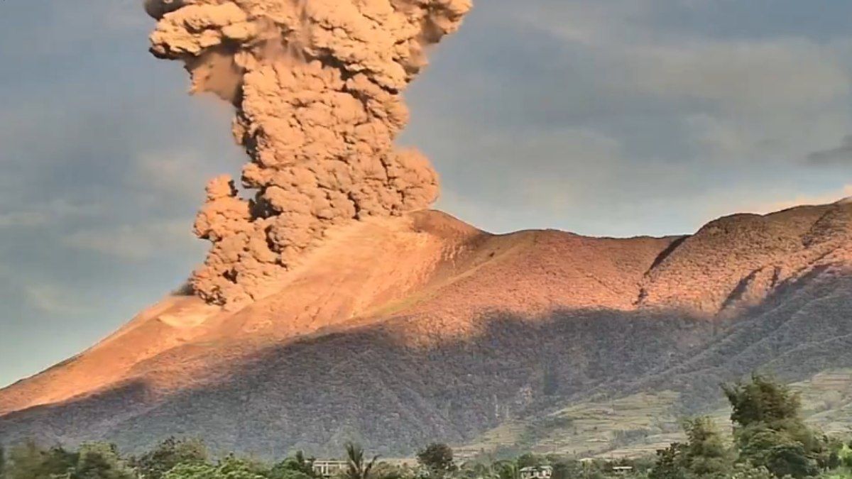 Evento gera alerta em vilarejos devido à queda de detritos. Reprodução: Nome do Autor