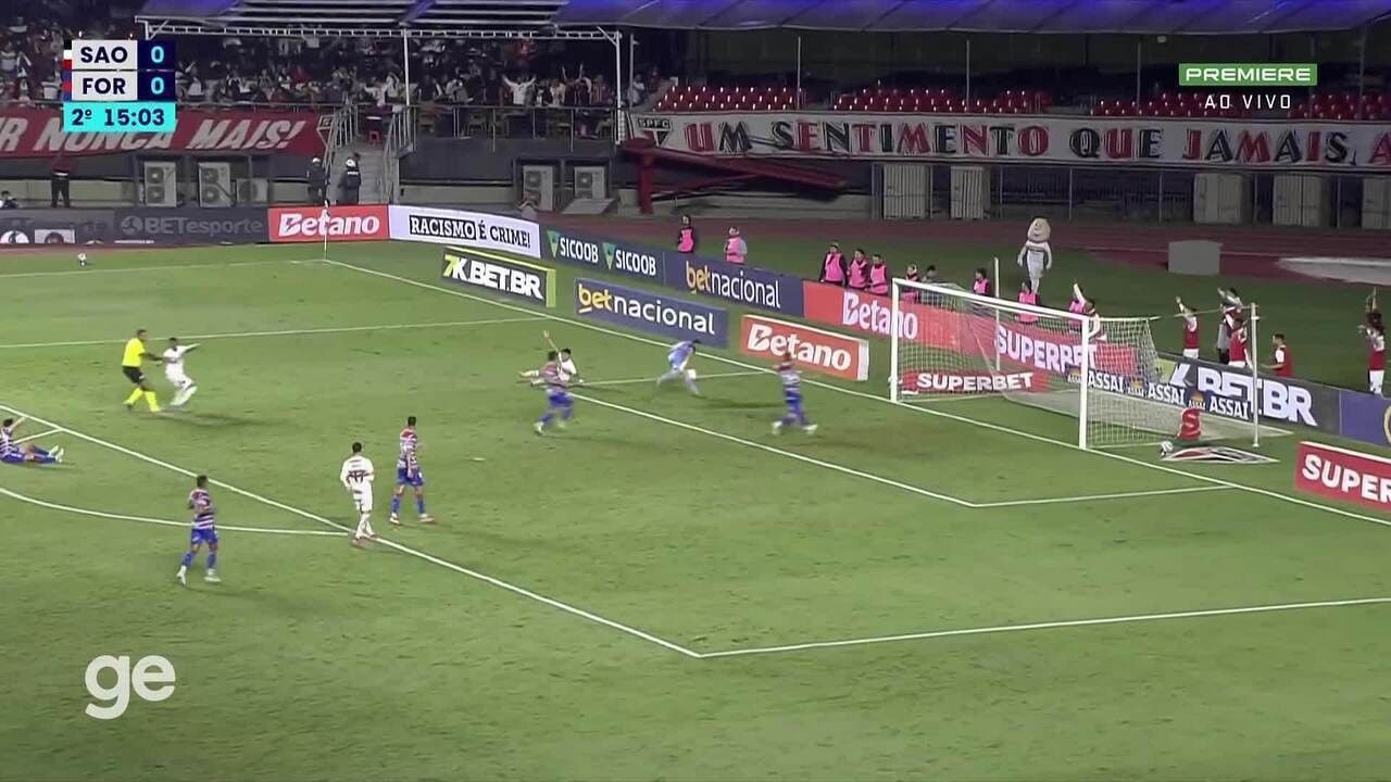 Torcida vaia o Tricolor após derrota em casa para o Fortaleza. Reprodução: Globo