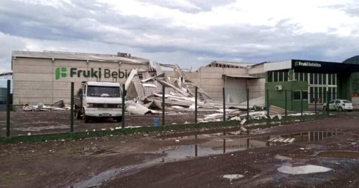 Centro de Distribuição da Fruki Destelhado em Osório