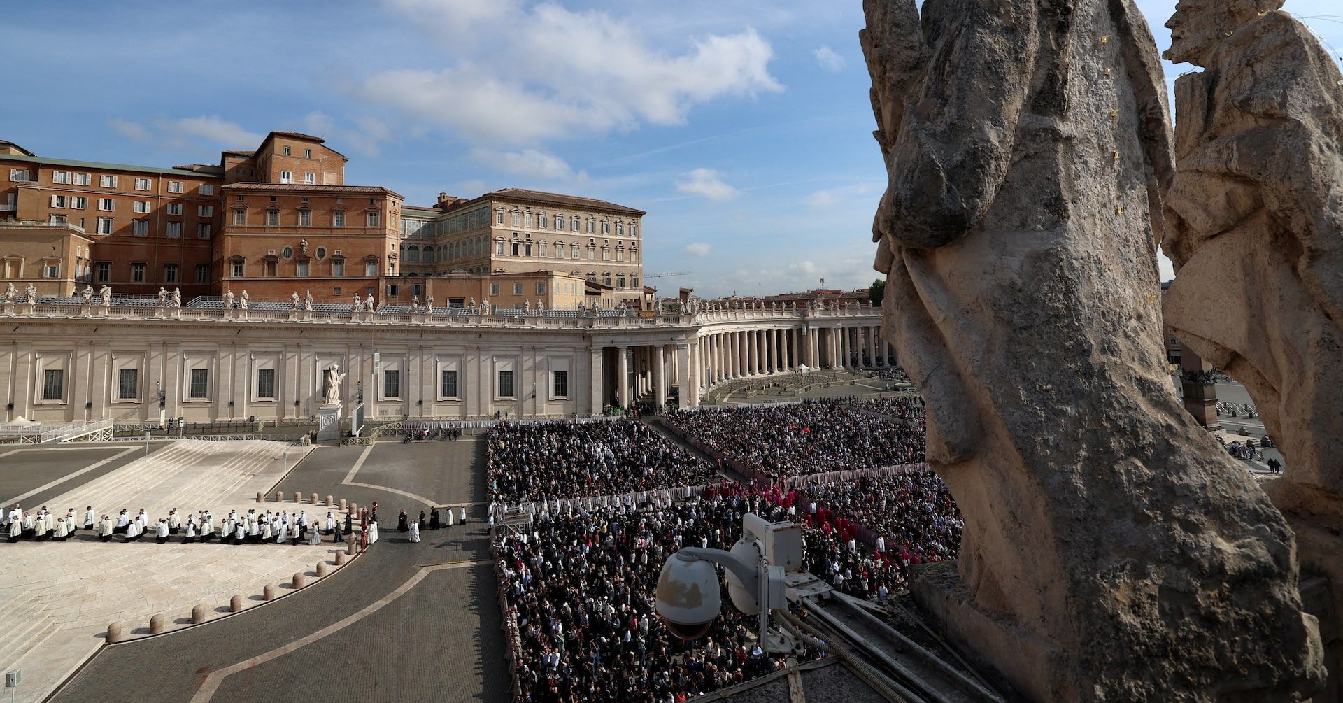 Cardeais se reúnem em preparação para a escolha do sucessor do Papa Francisco. Reprodução: Reuters