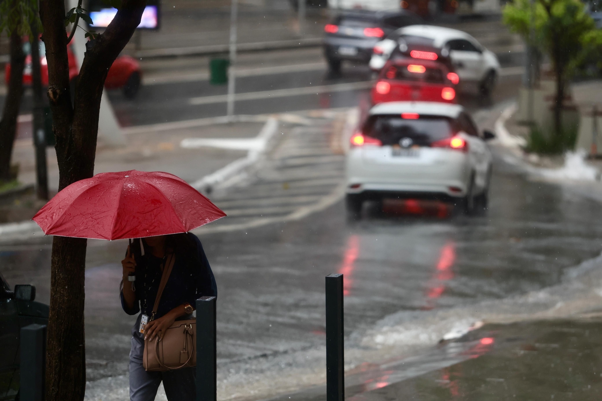 Tempo instável nesta quinta-feira no litoral de SP com chuva intensa. Reprodução: Retorno do item 11