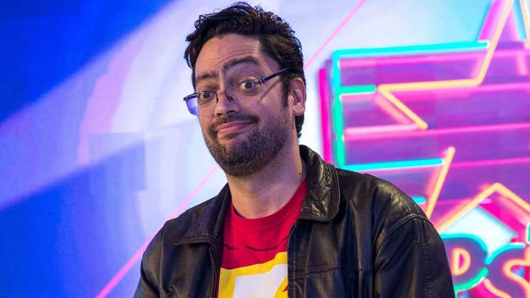 Fernando Caruso fala sobre novos projetos e sua carreira no humor em entrevista exclusiva. Reprodução: Terra