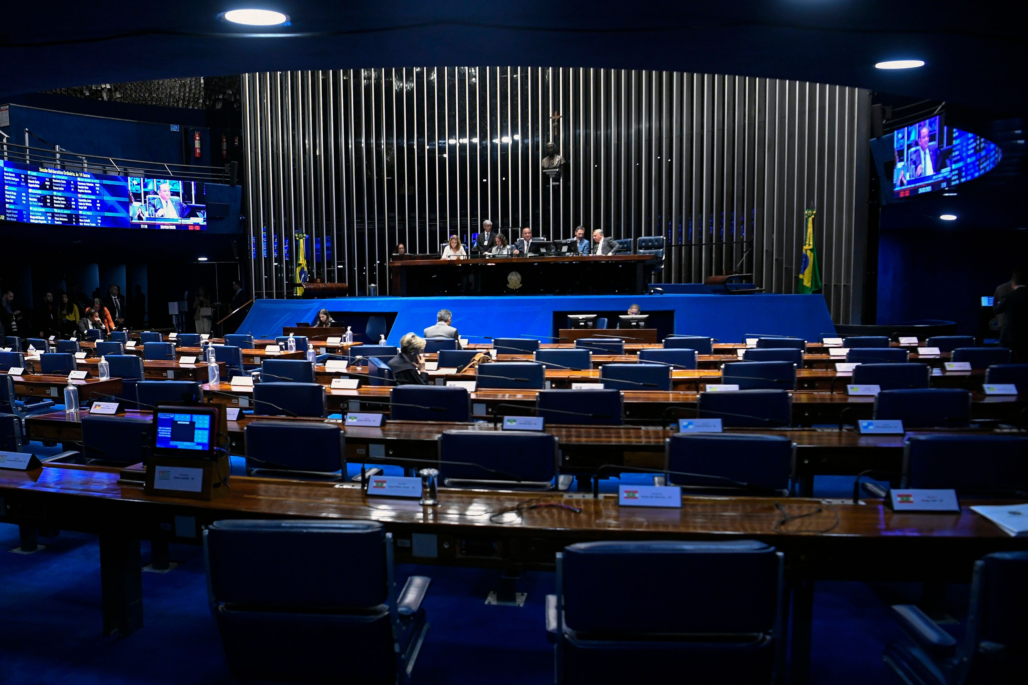 Senado aprova projeto de lei sobre licenciamento ambiental com 54 votos a favor.; Reprodução: Globo